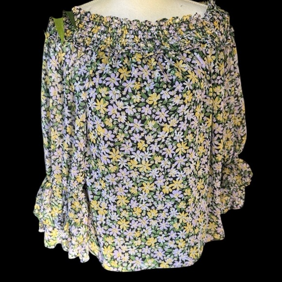 CeCe ladies floral, wrinkle, free blouse size medium excellent condition - Picture 1 of 15